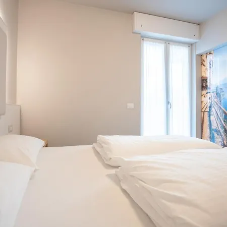 Rolly Hotel *